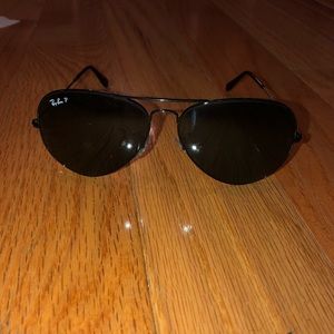 Black Ray-Ban Aviators